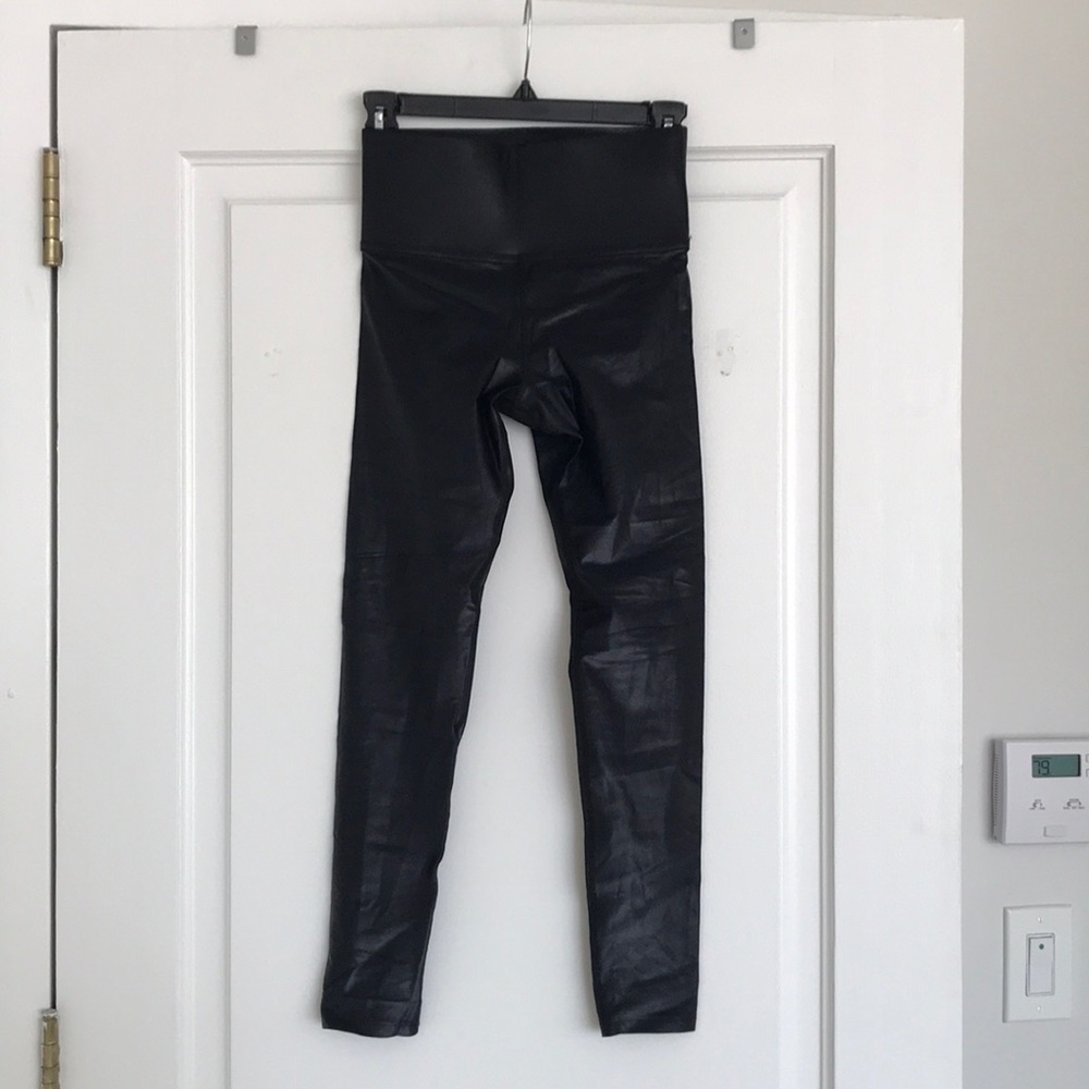 Carbon 38 Takara High Waisted Legging